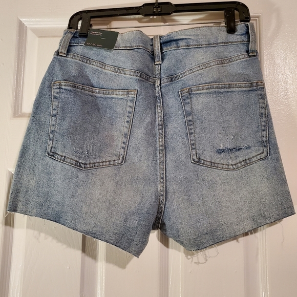 Women's Denim shorts - Picture 2 of 2